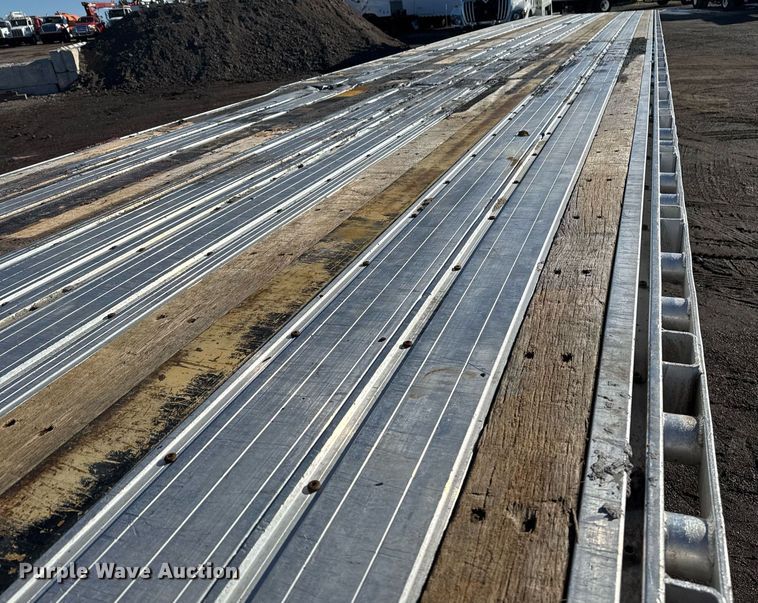 image for item EG2474 2014 Great Dane flatbed trailer