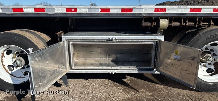 image for item EG2474 2014 Great Dane flatbed trailer