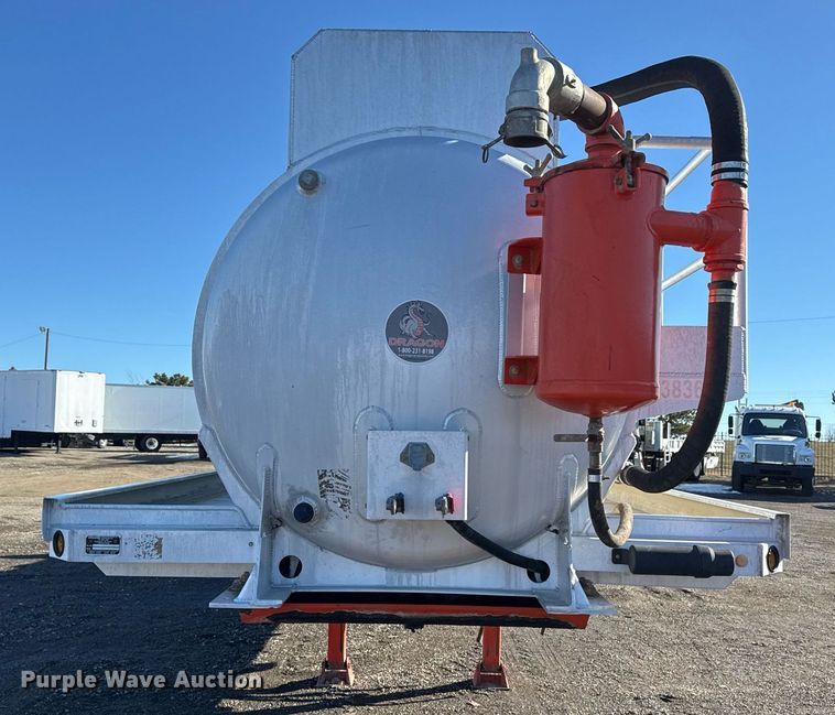 image for item EG2475 2012 Dragon Products Trailers vacuum trailer