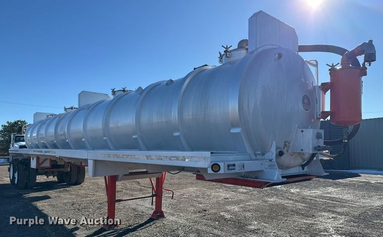 image for item EG2475 2012 Dragon Products Trailers vacuum trailer