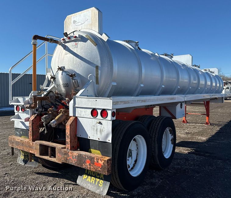 image for item EG2475 2012 Dragon Products Trailers vacuum trailer