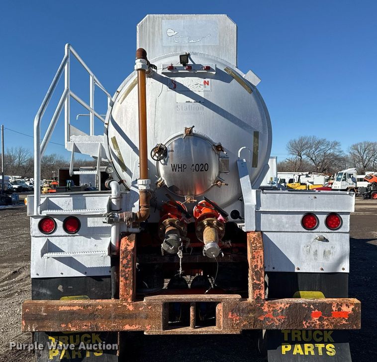 image for item EG2475 2012 Dragon Products Trailers vacuum trailer