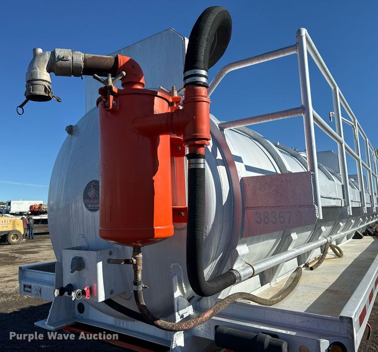 image for item EG2475 2012 Dragon Products Trailers vacuum trailer