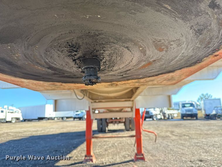 image for item EG2475 2012 Dragon Products Trailers vacuum trailer