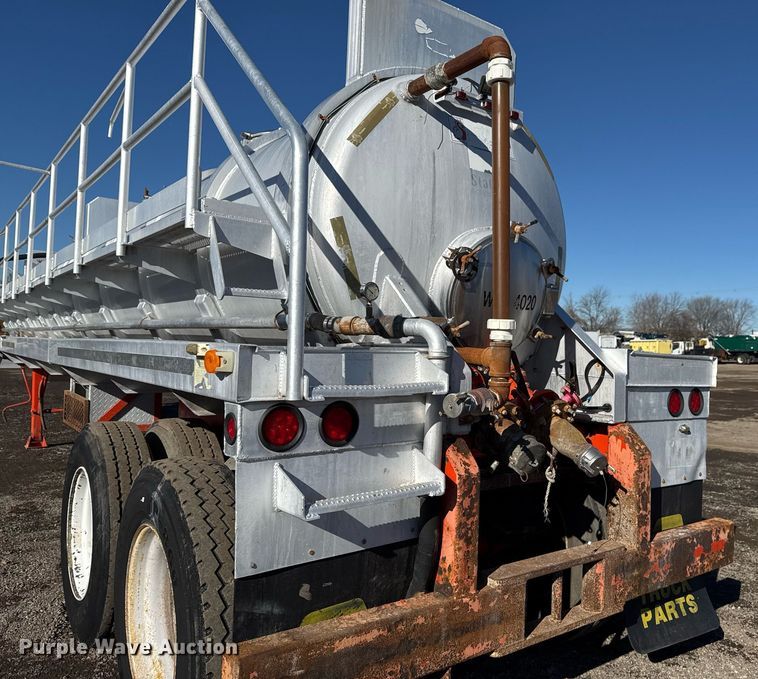 image for item EG2475 2012 Dragon Products Trailers vacuum trailer