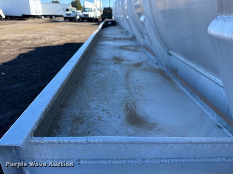 image for item EG2475 2012 Dragon Products Trailers vacuum trailer