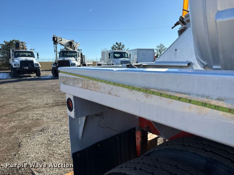 image for item EG2475 2012 Dragon Products Trailers vacuum trailer