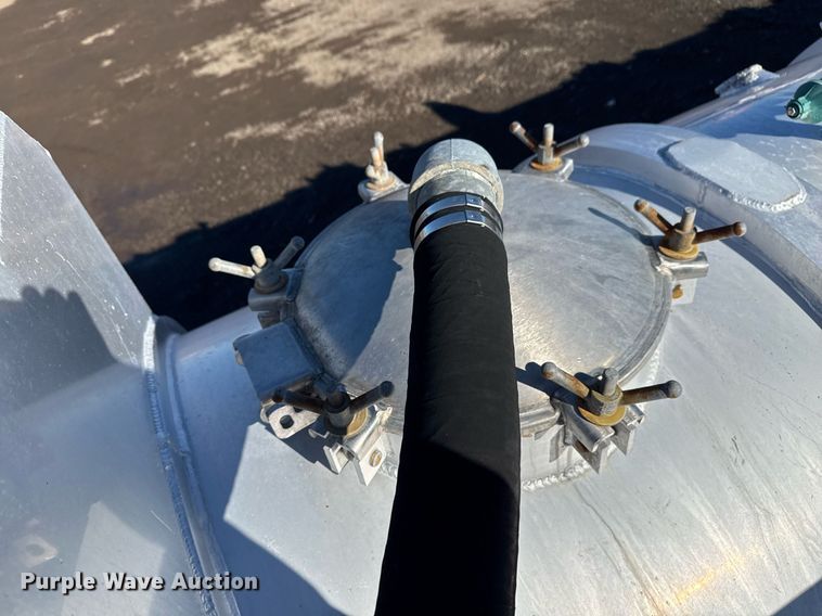 image for item EG2475 2012 Dragon Products Trailers vacuum trailer