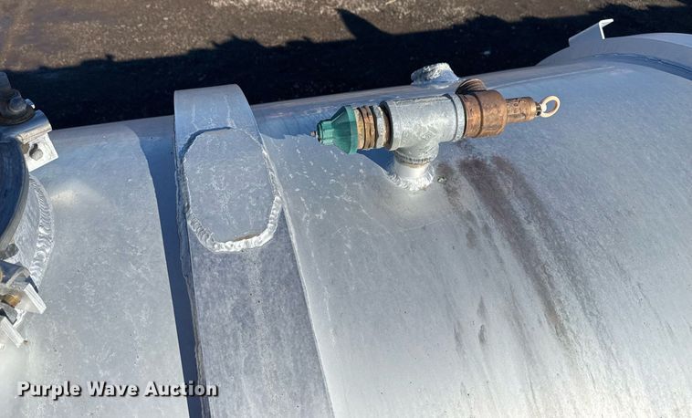 image for item EG2475 2012 Dragon Products Trailers vacuum trailer