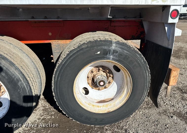 image for item EG2475 2012 Dragon Products Trailers vacuum trailer