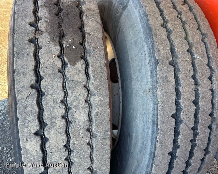 image for item EG2475 2012 Dragon Products Trailers vacuum trailer