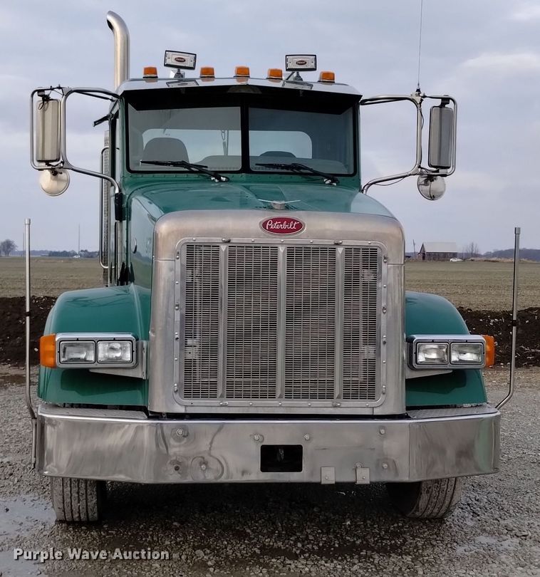image for item EH0073 2006 Peterbilt 378 semi truck