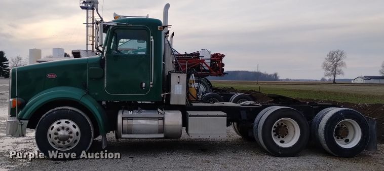image for item EH0073 2006 Peterbilt 378 semi truck