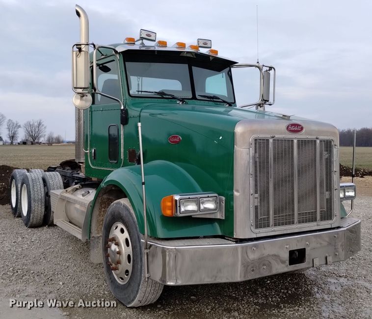 image for item EH0073 2006 Peterbilt 378 semi truck