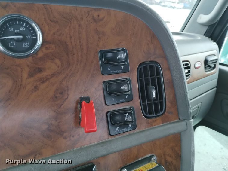 image for item EH0073 2006 Peterbilt 378 semi truck