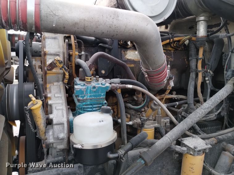 image for item EH0073 2006 Peterbilt 378 semi truck