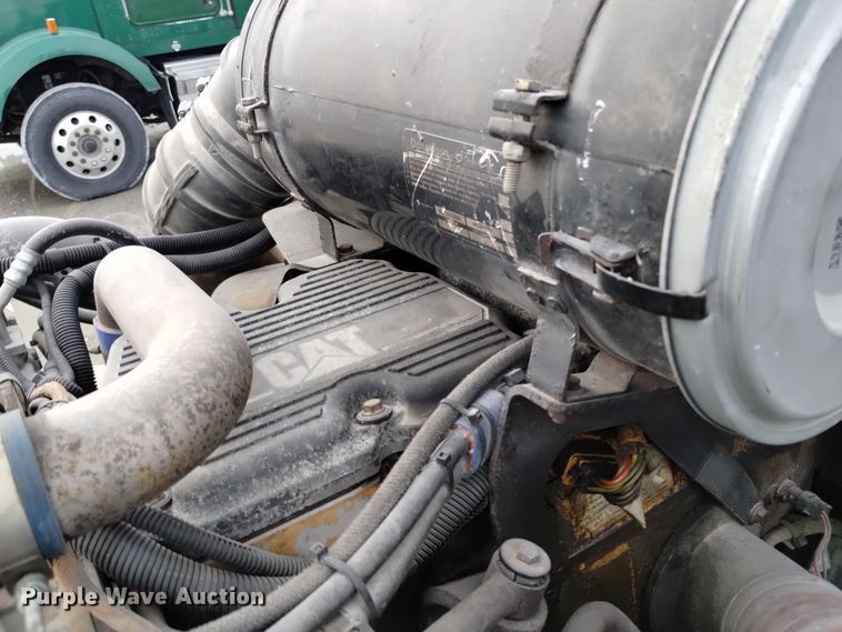 image for item EH0073 2006 Peterbilt 378 semi truck