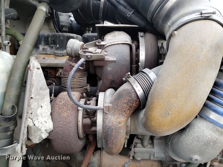 image for item EH0073 2006 Peterbilt 378 semi truck