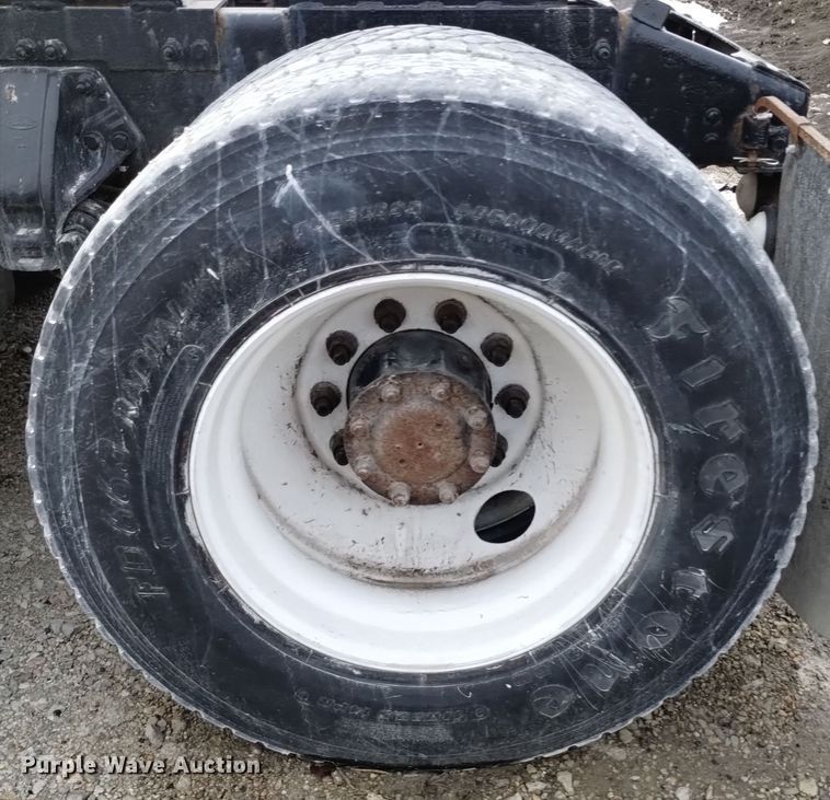 image for item EH0073 2006 Peterbilt 378 semi truck