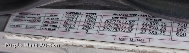 image for item EH0073 2006 Peterbilt 378 semi truck