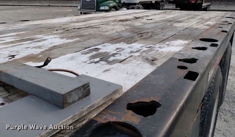 image for item EH0115 1992 Dynaweld flatbed trailer