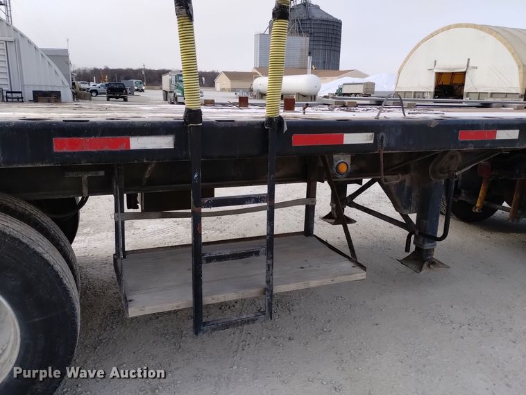 image for item EH0115 1992 Dynaweld flatbed trailer