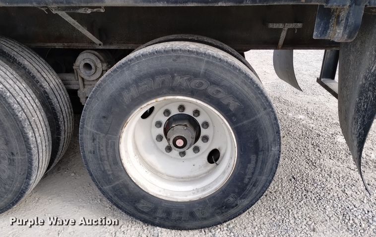 image for item EH0115 1992 Dynaweld flatbed trailer