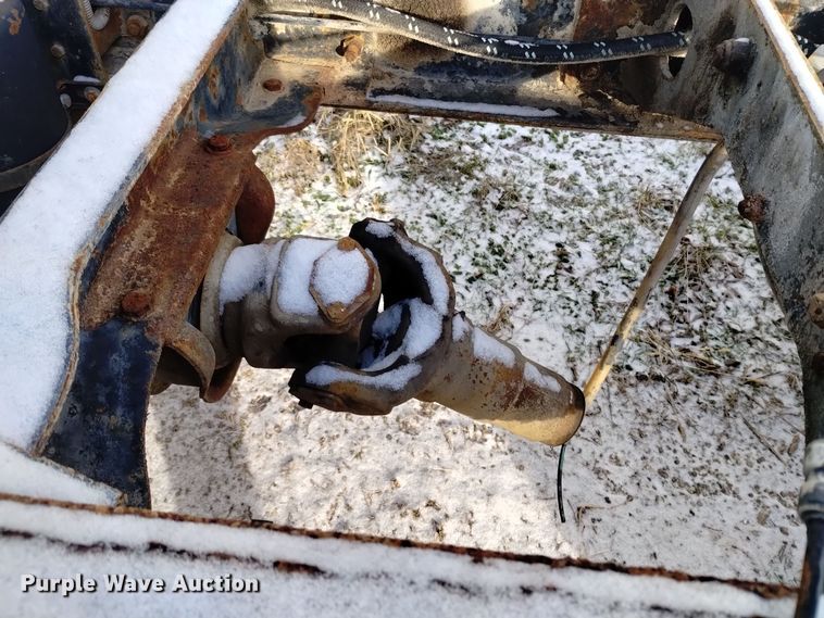 image for item EH0117 1985 Mack R686ST truck cab and chassis