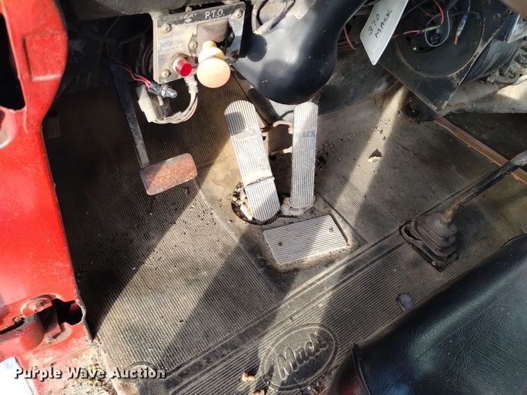 image for item EH0117 1985 Mack R686ST truck cab and chassis