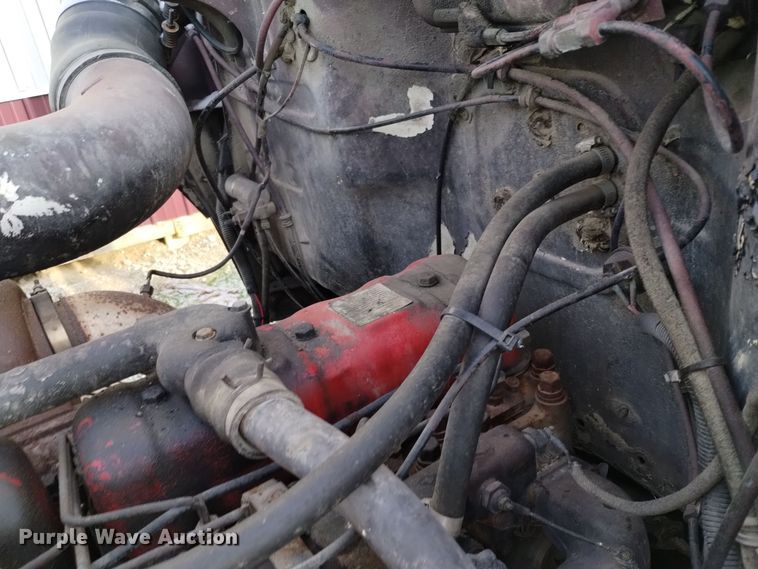 image for item EH0117 1985 Mack R686ST truck cab and chassis