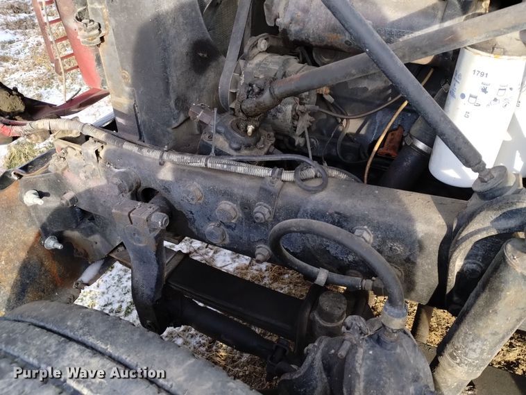 image for item EH0117 1985 Mack R686ST truck cab and chassis