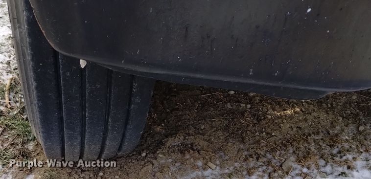 image for item EH0117 1985 Mack R686ST truck cab and chassis