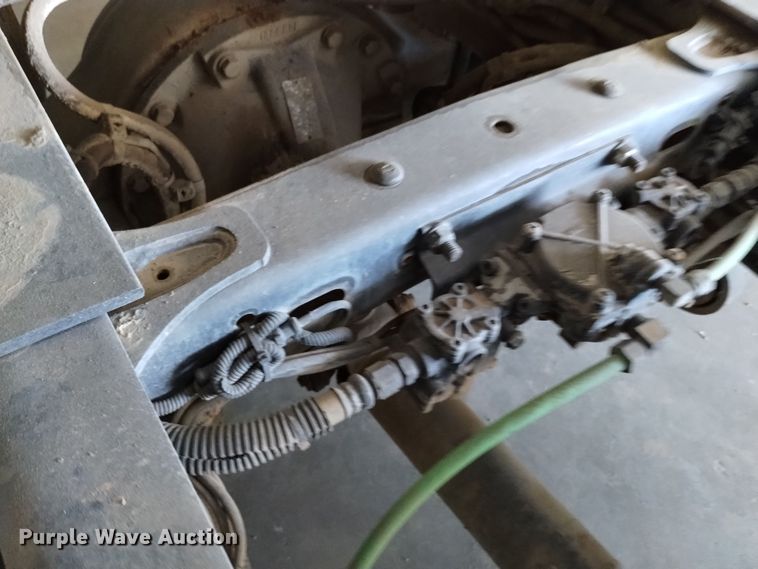 image for item EH0130 2005 Freightliner Columbia semi truck