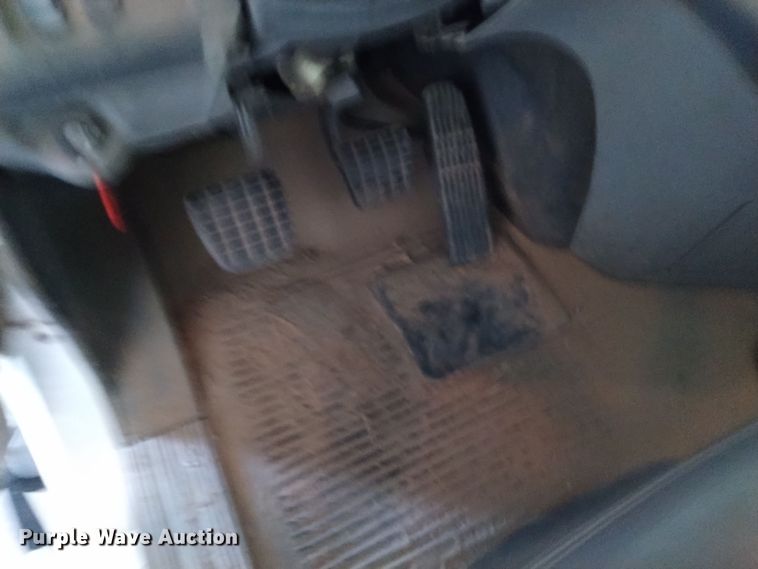 image for item EH0130 2005 Freightliner Columbia semi truck