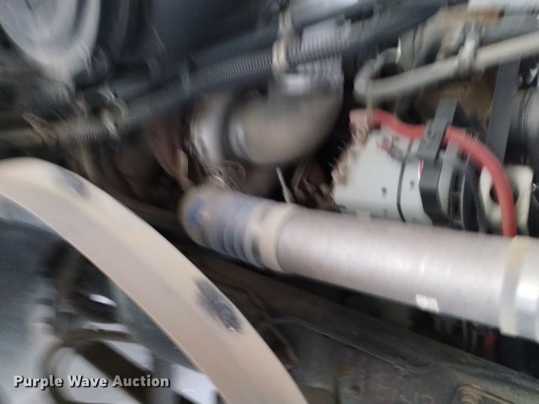 image for item EH0130 2005 Freightliner Columbia semi truck