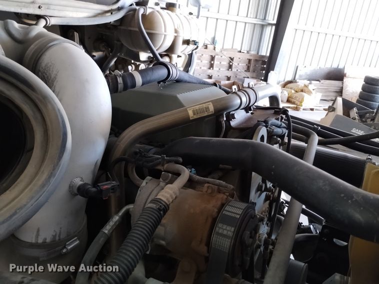 image for item EH0130 2005 Freightliner Columbia semi truck