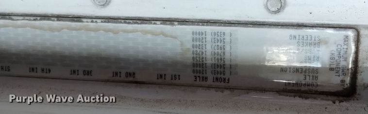 image for item EH0130 2005 Freightliner Columbia semi truck