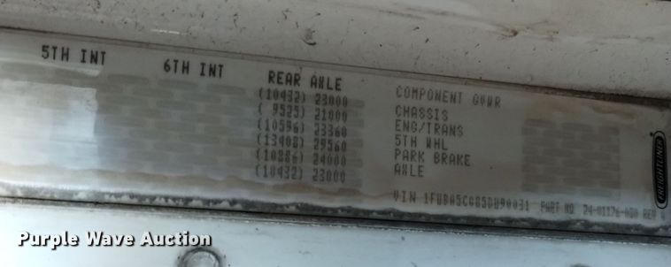 image for item EH0130 2005 Freightliner Columbia semi truck