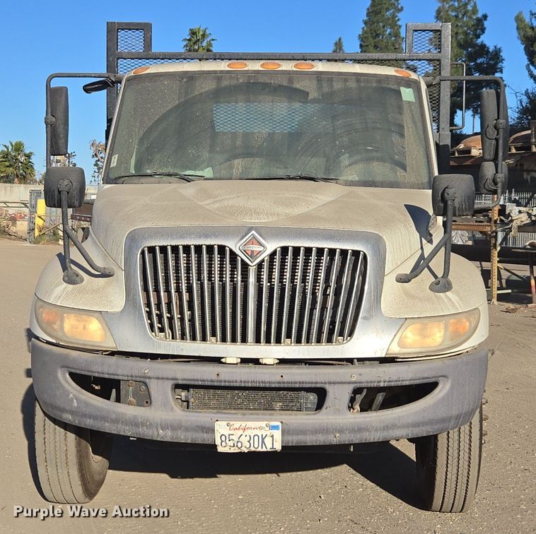 image for item EI4099 2010 International Durastar 4300 dump flatbed truck