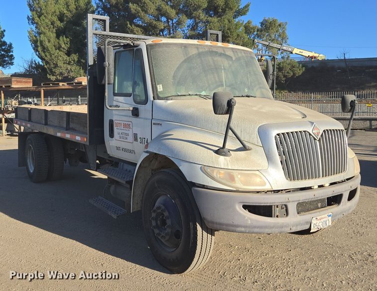 image for item EI4099 2010 International Durastar 4300 dump flatbed truck