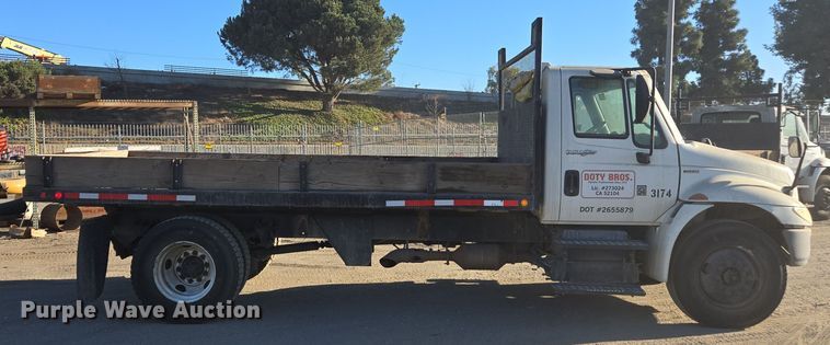 image for item EI4099 2010 International Durastar 4300 dump flatbed truck