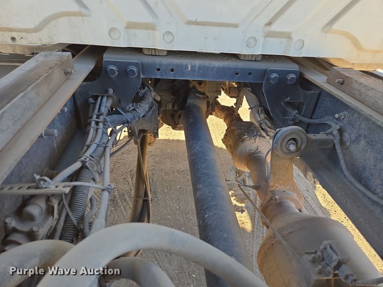 image for item EI4099 2010 International Durastar 4300 dump flatbed truck