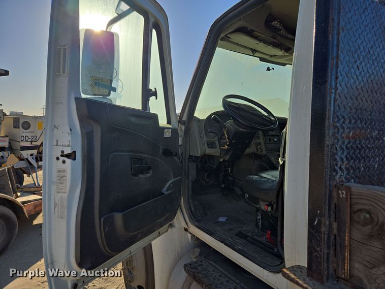 image for item EI4099 2010 International Durastar 4300 dump flatbed truck