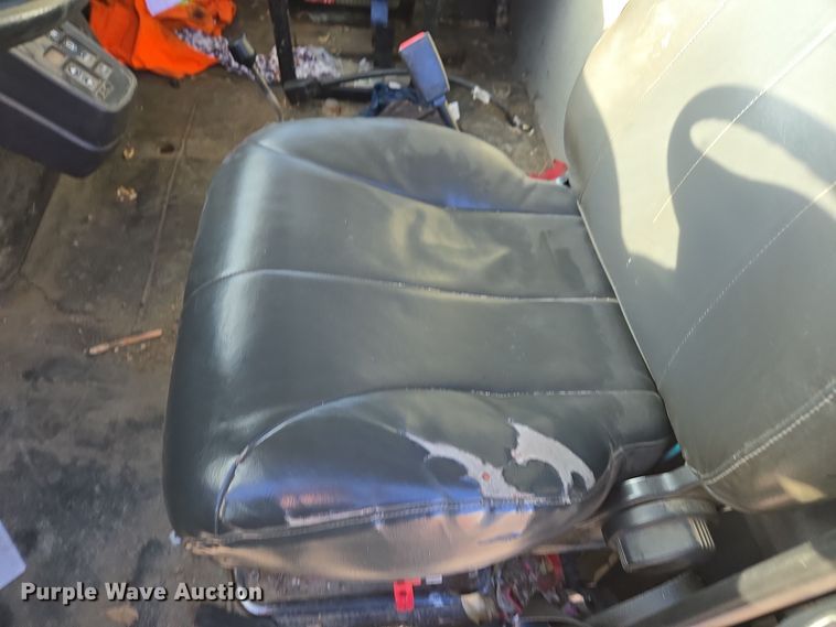 image for item EI4099 2010 International Durastar 4300 dump flatbed truck