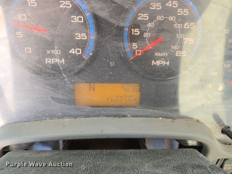 image for item EI4099 2010 International Durastar 4300 dump flatbed truck