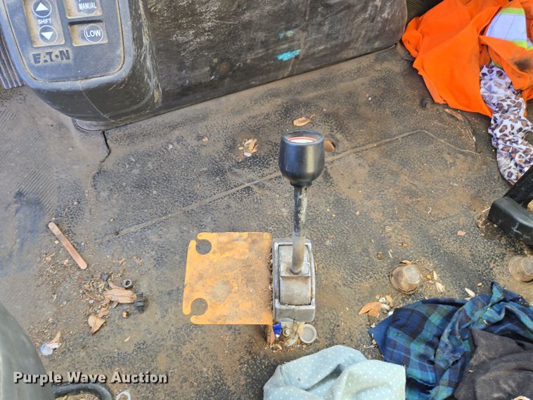 image for item EI4099 2010 International Durastar 4300 dump flatbed truck