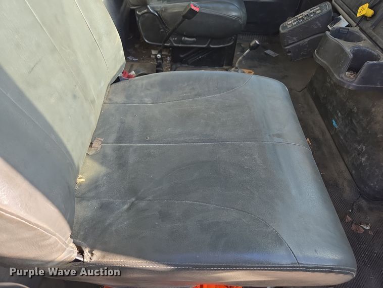 image for item EI4099 2010 International Durastar 4300 dump flatbed truck