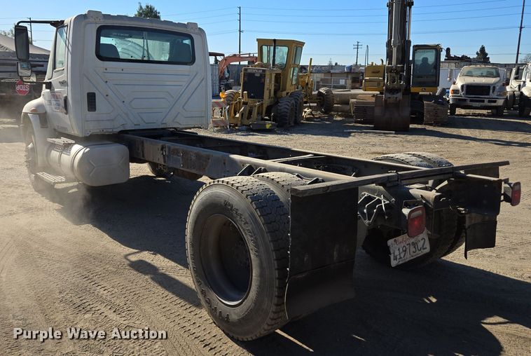 image for item EI4101 2010 International Durastar 4300 truck cab and chassis
