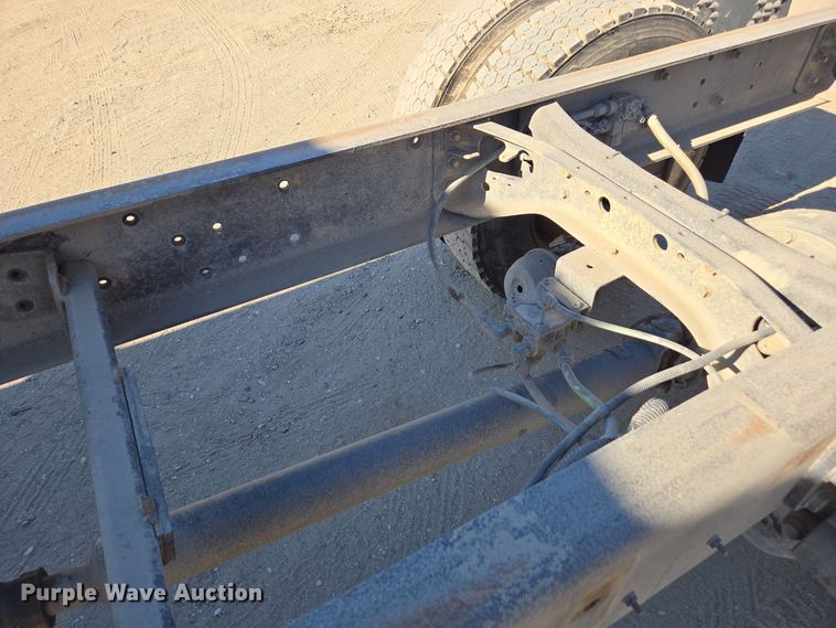 image for item EI4101 2010 International Durastar 4300 truck cab and chassis