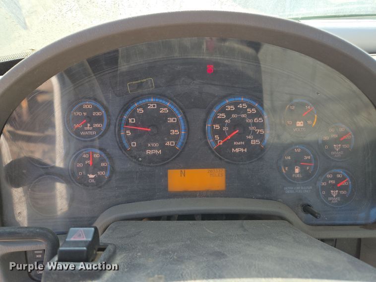 image for item EI4101 2010 International Durastar 4300 truck cab and chassis